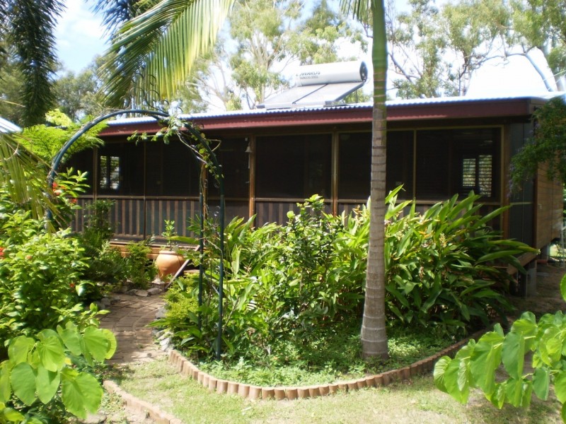 27 Birt Street  Picnic Bay, Magnetic Island QLD 4819