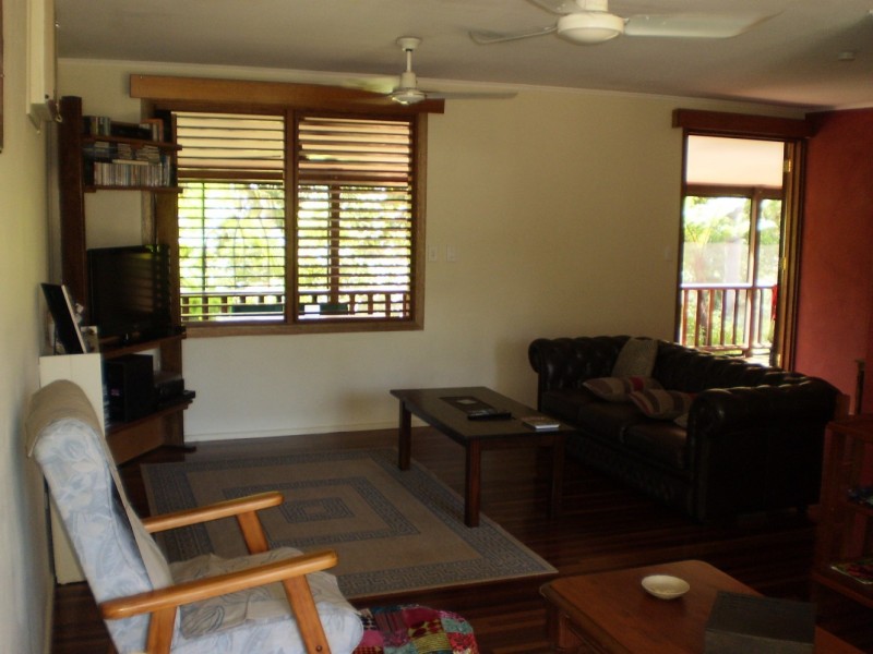 27 Birt Street  Picnic Bay, Magnetic Island QLD 4819