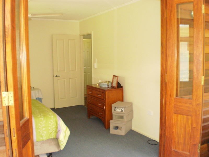 27 Birt Street  Picnic Bay, Magnetic Island QLD 4819