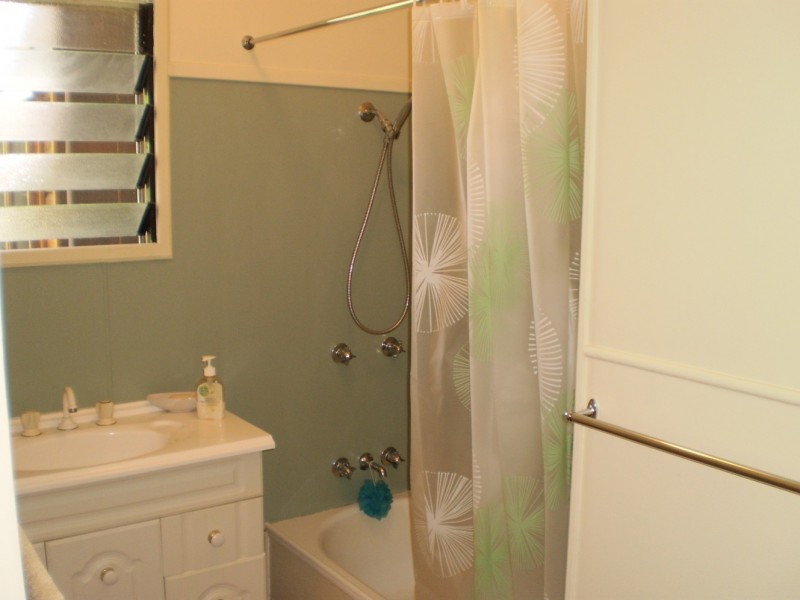 27 Birt Street  Picnic Bay, Magnetic Island QLD 4819