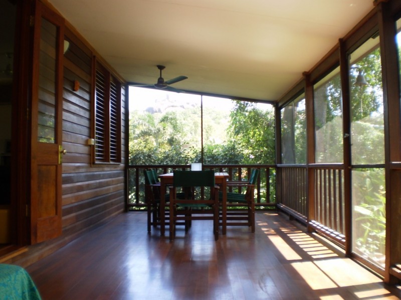 27 Birt Street  Picnic Bay, Magnetic Island QLD 4819