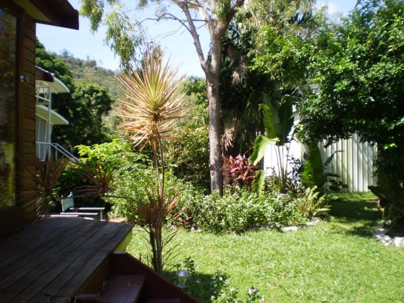 27 Birt Street  Picnic Bay, Magnetic Island QLD 4819
