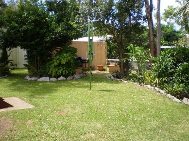 27 Birt Street  Picnic Bay, Magnetic Island QLD 4819
