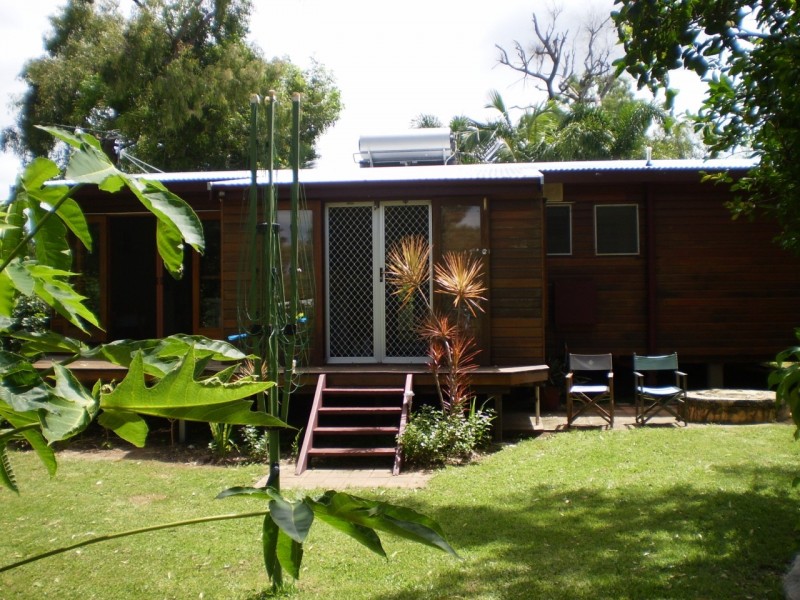 27 Birt Street  Picnic Bay, Magnetic Island QLD 4819