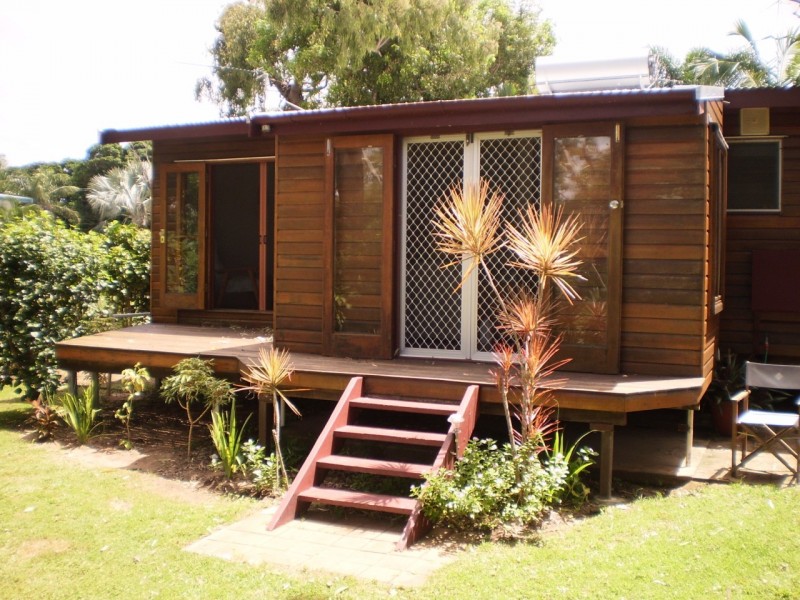 27 Birt Street  Picnic Bay, Magnetic Island QLD 4819