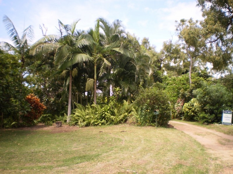 27 Birt Street  Picnic Bay, Magnetic Island QLD 4819