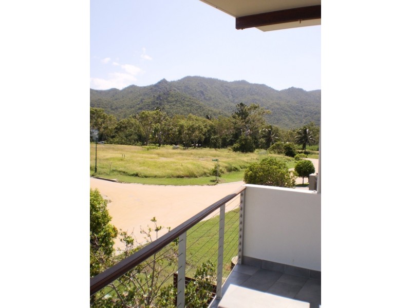 2/5 Terrace Place  Nelly Bay, Magnetic Island QLD 4819