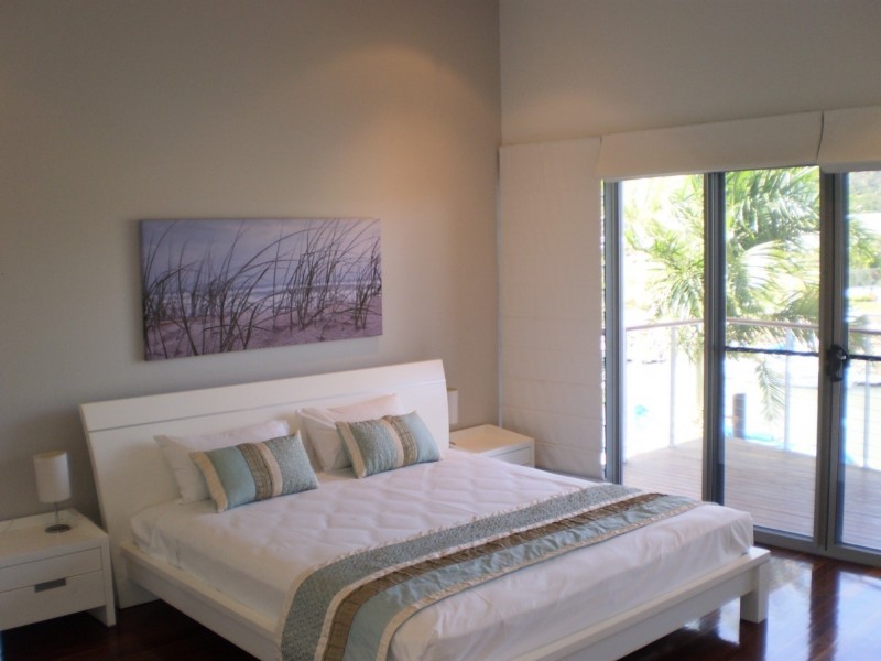 2/5 Terrace Place  Nelly Bay, Magnetic Island QLD 4819