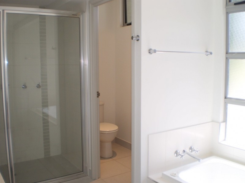 2/5 Terrace Place  Nelly Bay, Magnetic Island QLD 4819