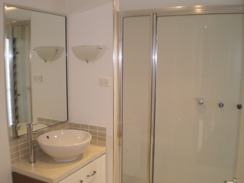 2/5 Terrace Place  Nelly Bay, Magnetic Island QLD 4819