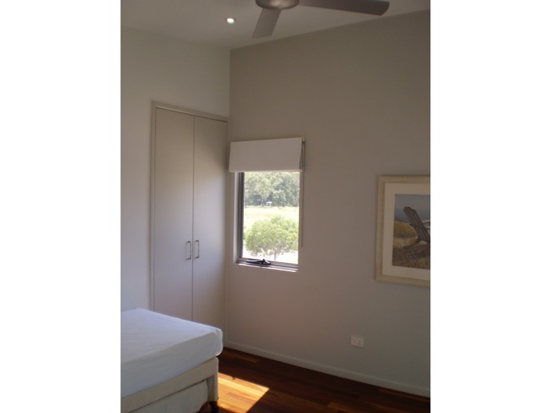 2/5 Terrace Place  Nelly Bay, Magnetic Island QLD 4819