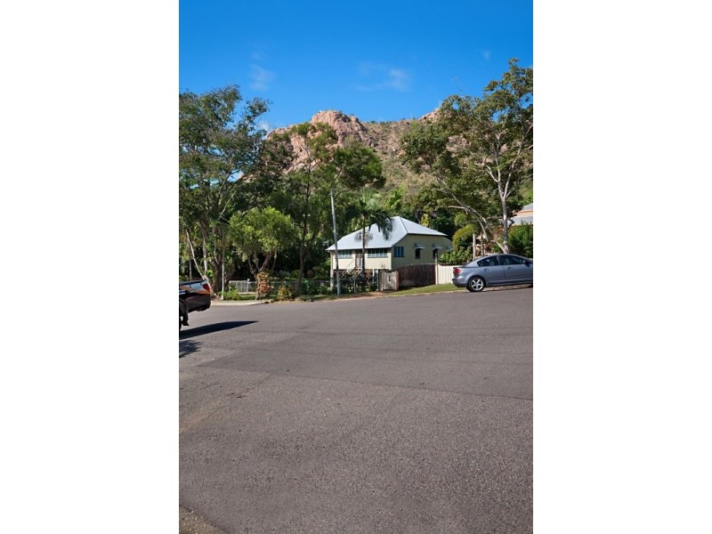 2/62 Alexandra Street, North Ward QLD 4810