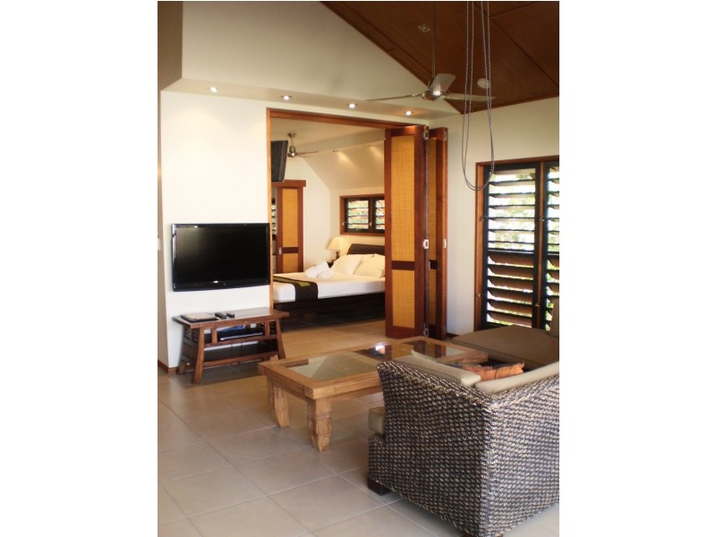 9/9 The Esplanade Nelly Bay, Magnetic Island QLD 4819