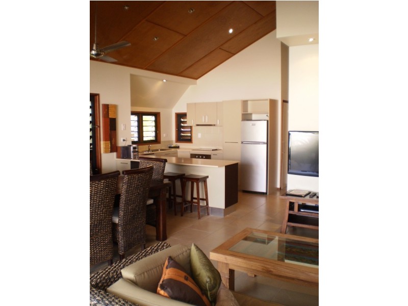 9/9 The Esplanade Nelly Bay, Magnetic Island QLD 4819