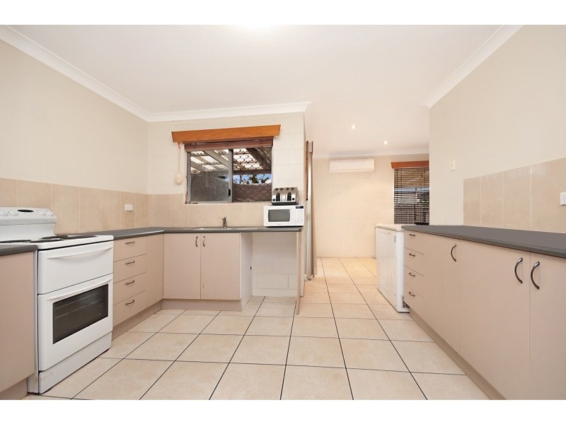29 Violet Crescent, Rasmussen QLD 4815
