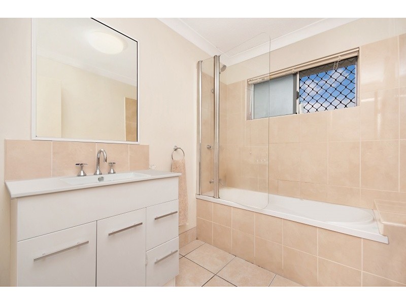 29 Violet Crescent, Rasmussen QLD 4815