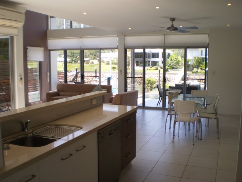 1/5 Terrace Place Nelly Bay, Magnetic Island QLD 4819