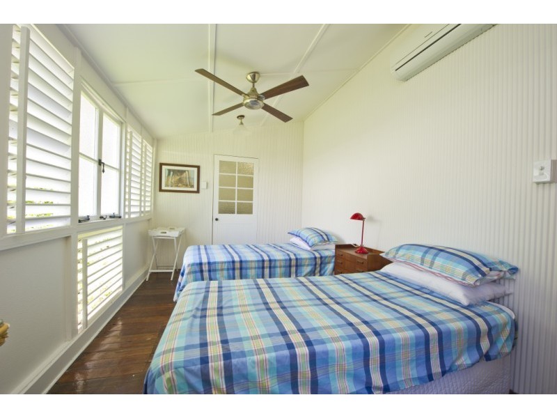 22 Olympus Crescent ARCADIA, Magnetic Island QLD 4819