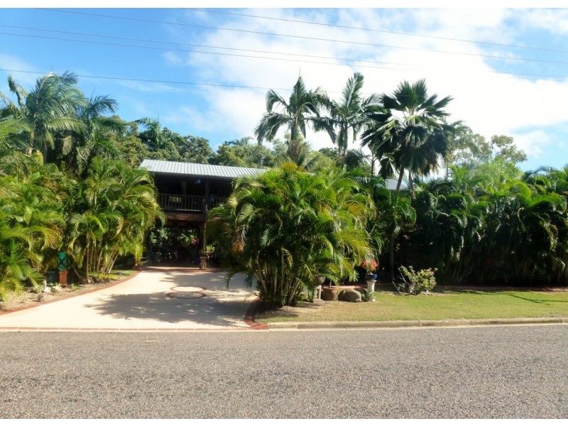 8 Sooning Street  Nelly Bay, Magnetic Island QLD 4819