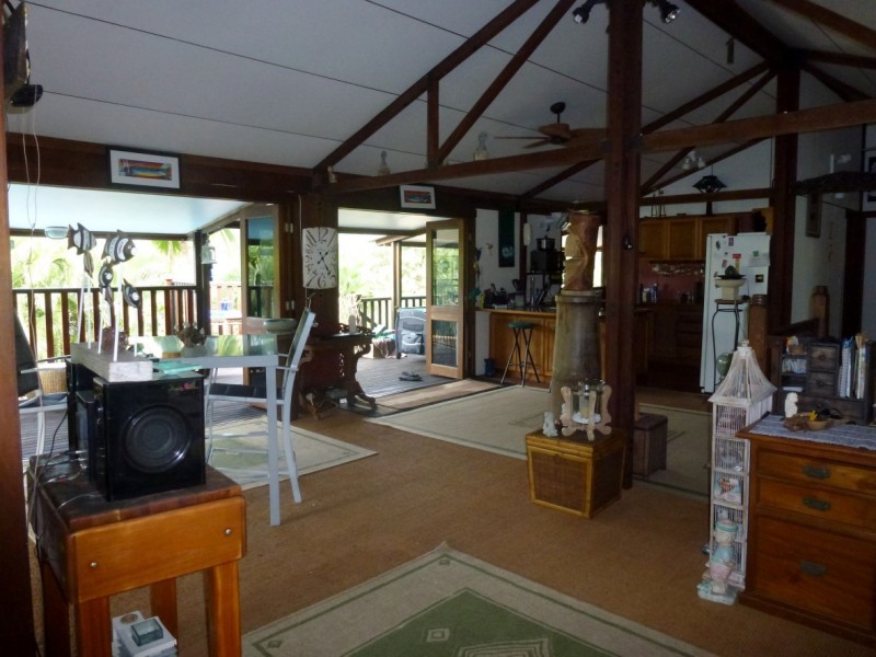 8 Sooning Street  Nelly Bay, Magnetic Island QLD 4819