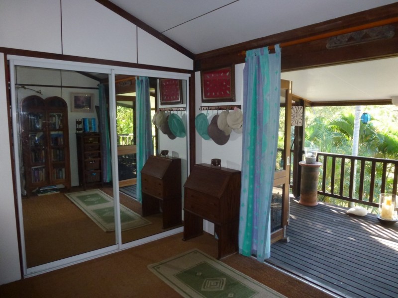 8 Sooning Street  Nelly Bay, Magnetic Island QLD 4819