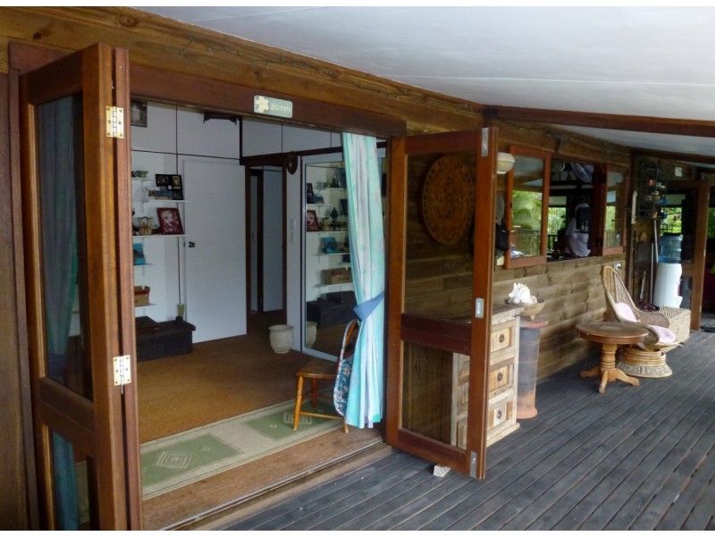 8 Sooning Street  Nelly Bay, Magnetic Island QLD 4819