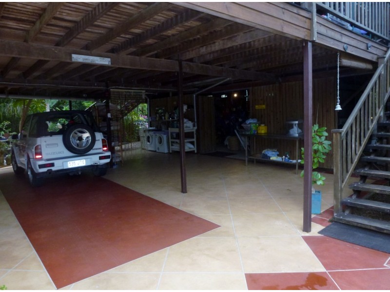 8 Sooning Street  Nelly Bay, Magnetic Island QLD 4819