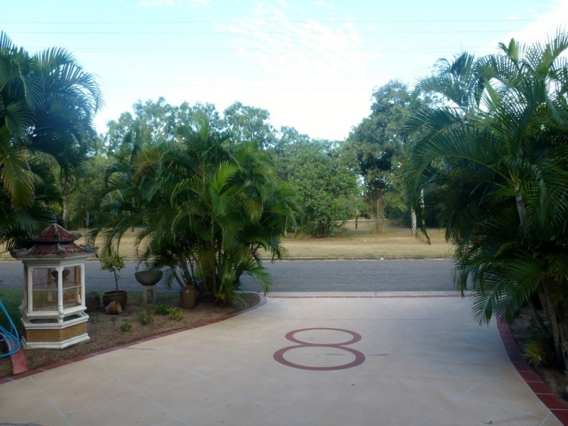 8 Sooning Street  Nelly Bay, Magnetic Island QLD 4819