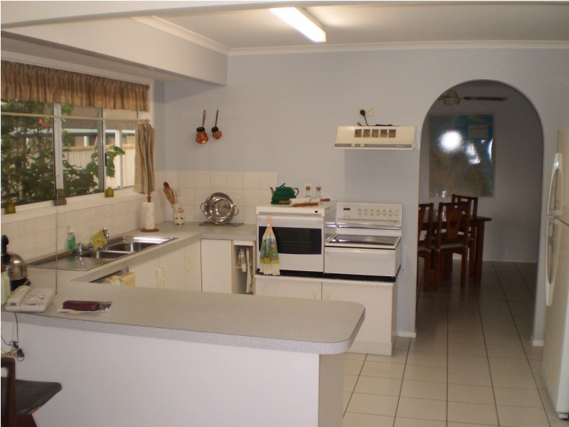 20 Compass Crescent  Nelly BAy, Magnetic Island QLD 4819