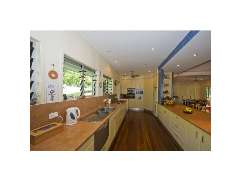 137-139 Horseshoe Bay Road, Horseshoe Bay, Magnetic Island QLD 4819