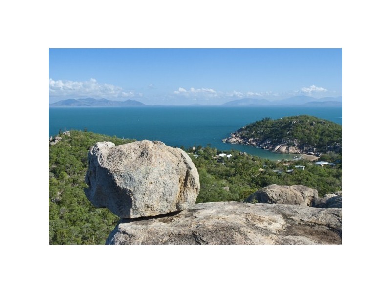 137-139 Horseshoe Bay Road, Horseshoe Bay, Magnetic Island QLD 4819