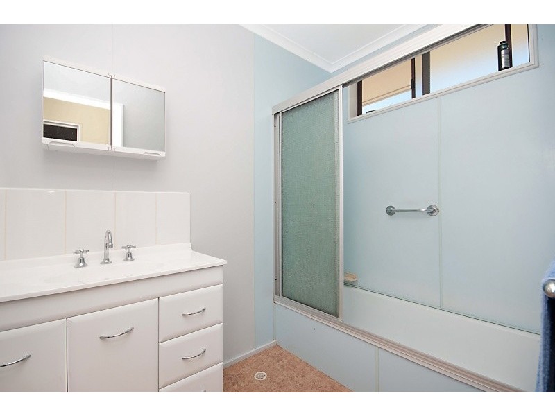 9 Gould Street, Kirwan QLD 4817