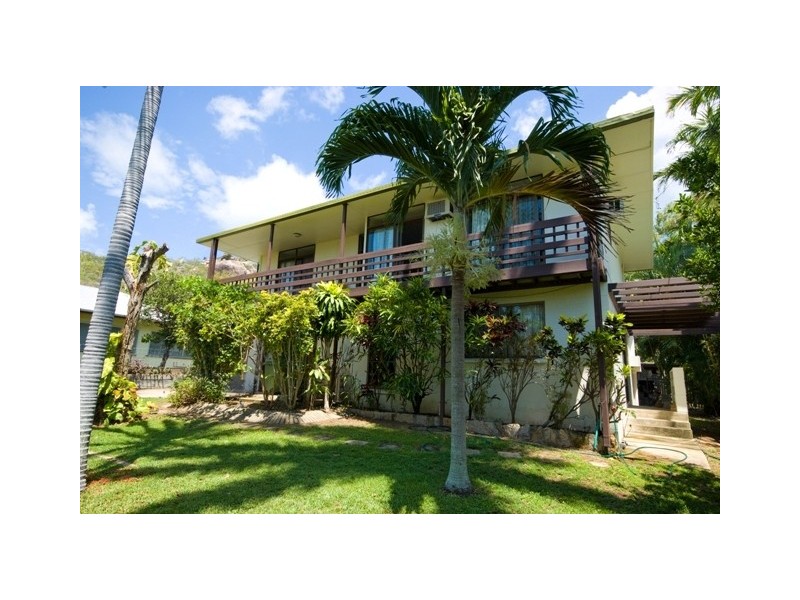 16 Barbarra Street Picnic Bay, Magnetic Island QLD 4819