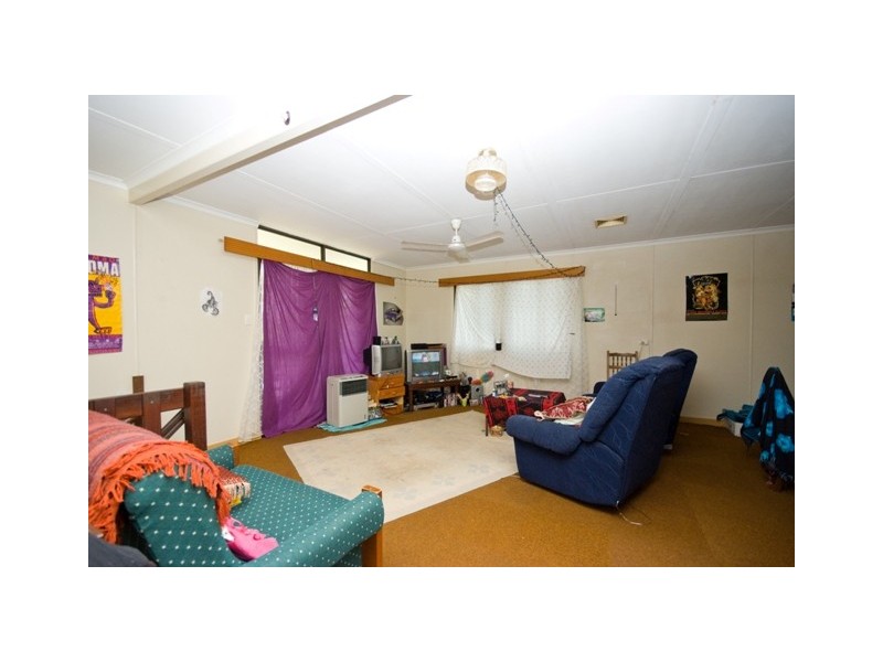 16 Barbarra Street Picnic Bay, Magnetic Island QLD 4819