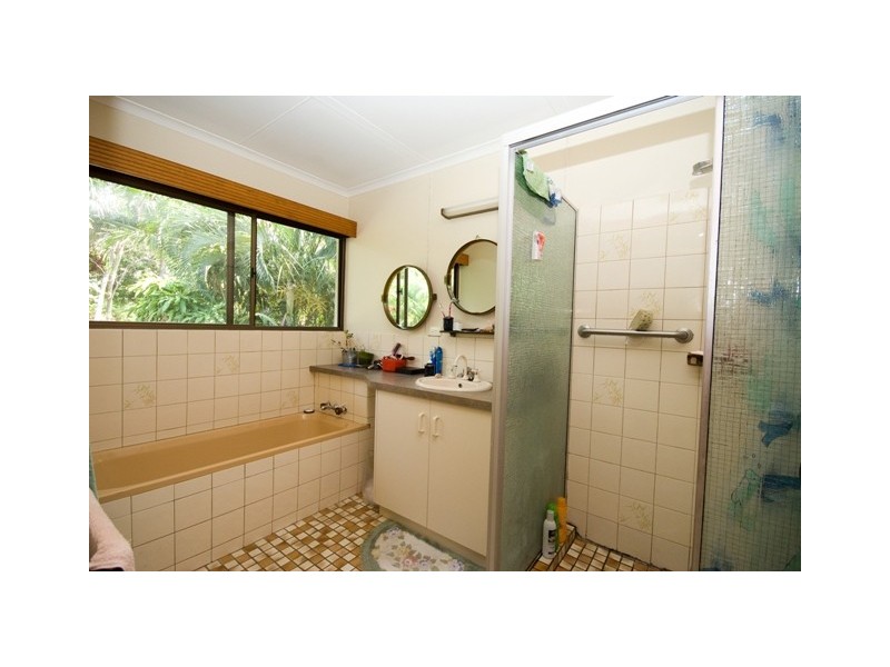 16 Barbarra Street Picnic Bay, Magnetic Island QLD 4819