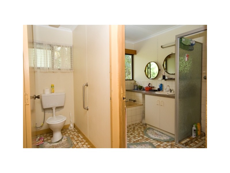 16 Barbarra Street Picnic Bay, Magnetic Island QLD 4819