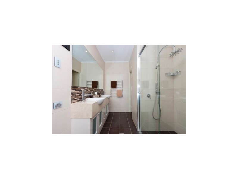 3 Waterfront Parade, Idalia QLD 4811