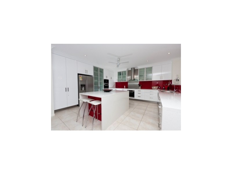 3 Waterfront Parade, Idalia QLD 4811