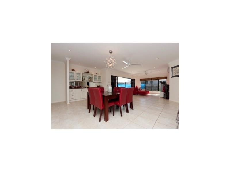 3 Waterfront Parade, Idalia QLD 4811