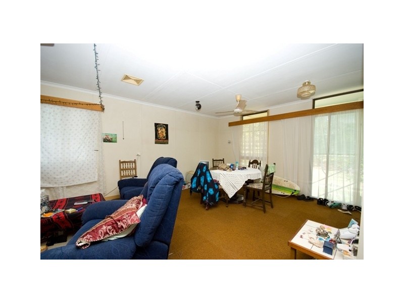 16 Barbarra Street Picnic Bay, Magnetic Island QLD 4819