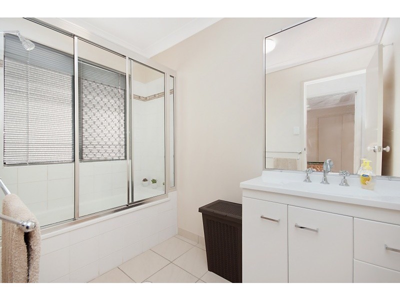 42 Gatwick Street, Burdell QLD 4818