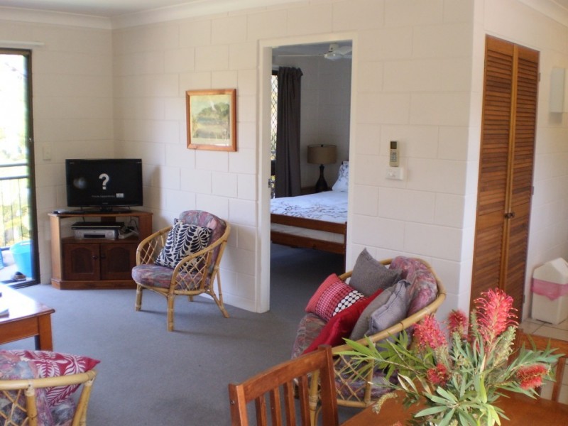 4/2 Endeavour Road ARCADIA, Magnetic Island QLD 4819