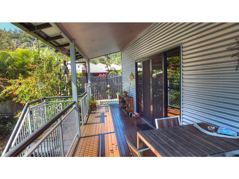 10 Bayside Court, Magnetic Island QLD 4819