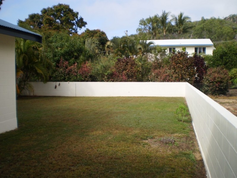 3 Serene Place  Nelly Bay, Magnetic Island QLD 4819