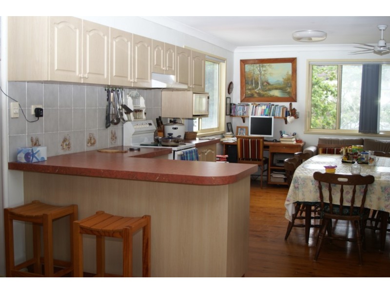 11 Pacific Drive HORSESHOE BAY, Magnetic Island QLD 4819