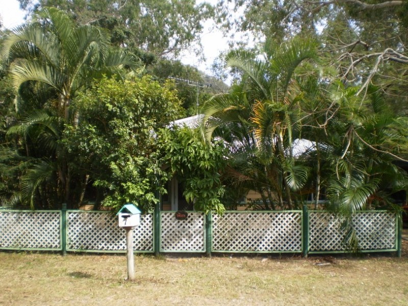 7 McCabe Street ARCADIA, Magnetic Island QLD 4819
