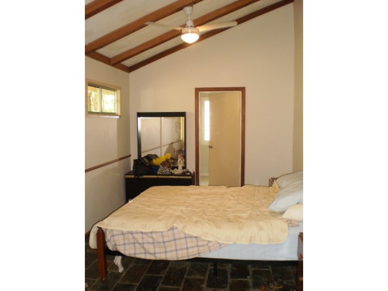 7 McCabe Street ARCADIA, Magnetic Island QLD 4819