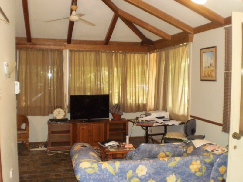 7 McCabe Street ARCADIA, Magnetic Island QLD 4819