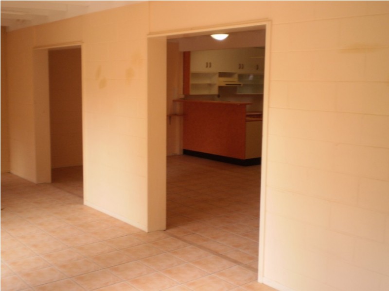 2/5 Widdowson Court P.Bay, Magnetic Island QLD 4819