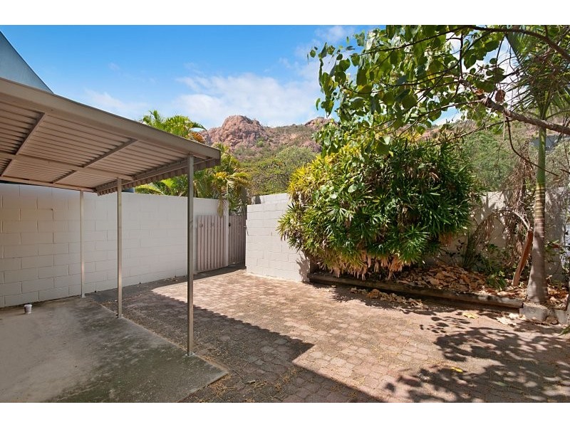 12/381 Stanley Street, North Ward QLD 4810